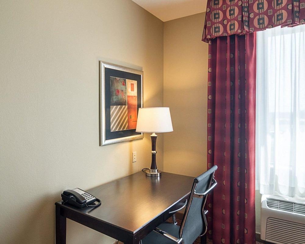 Comfort Inn & Suites Monahans I-20 Εξωτερικό φωτογραφία